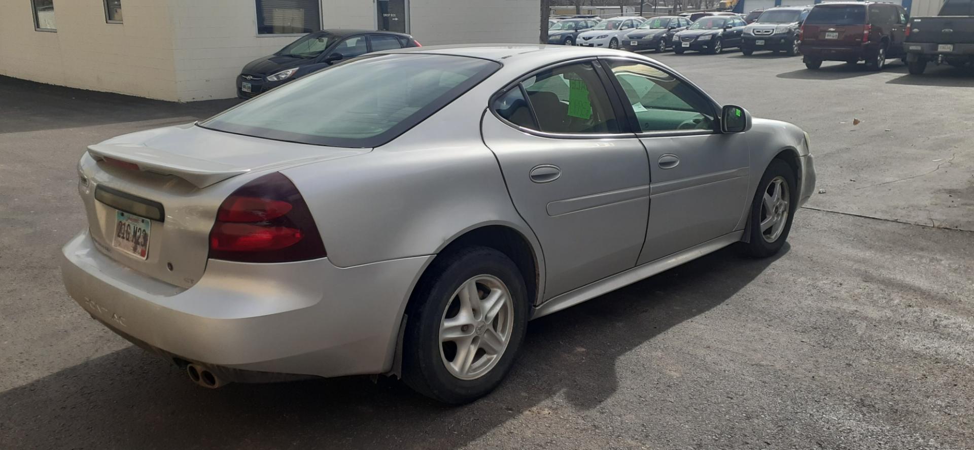 2004 Pontiac Grand Prix (2G2WP522541) with an V6, 3.8L engine, located at 2015 Cambell Street, Rapid City, SD, 57701, (605) 342-8326, 44.066433, -103.191772 - CARFAX AVAILABLE - Photo#3